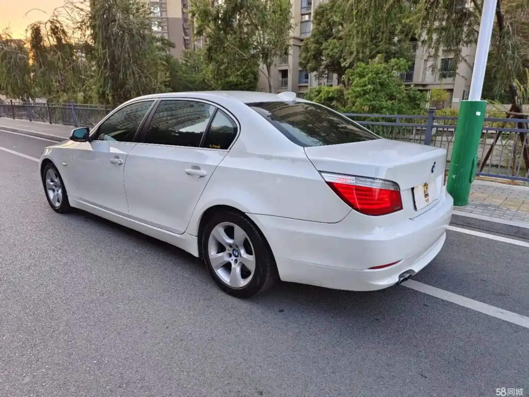 BMW 5 Series 2010 #5 BMW 5 Series 2010 car image #5