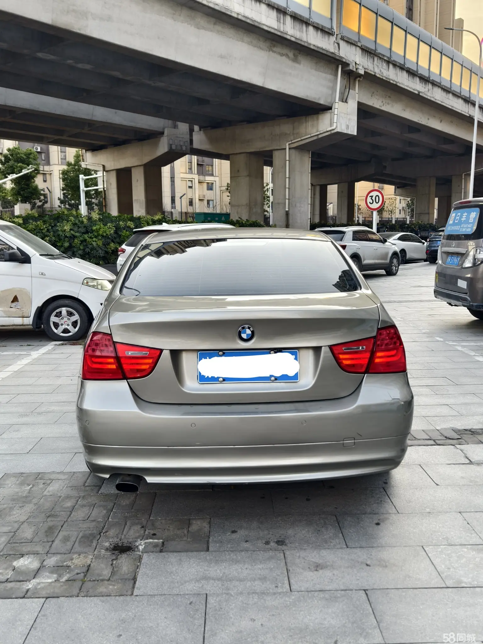 BMW 3 Series 2009 immagine di auto #5