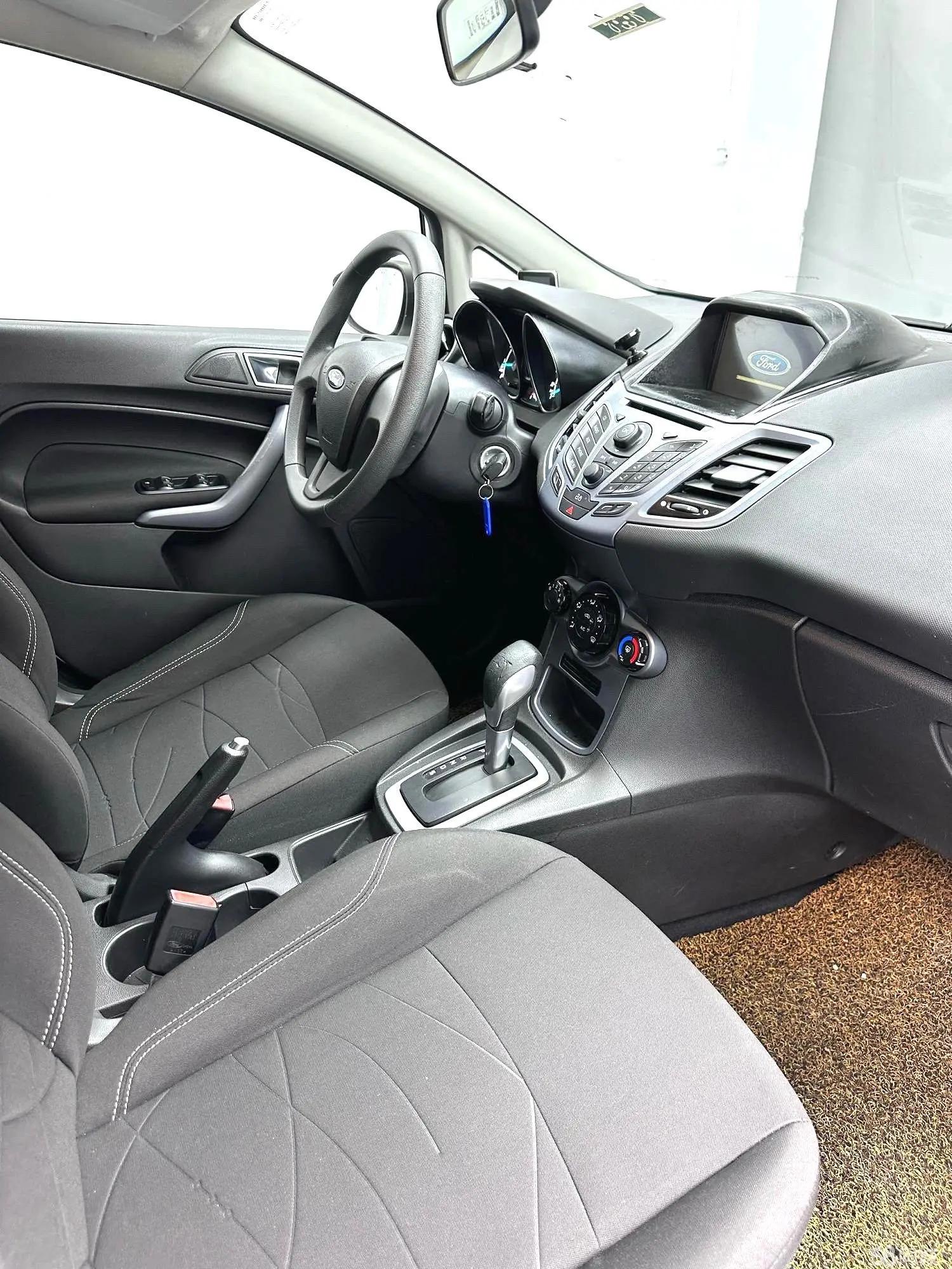 Ford Fiesta 2013 car image #5