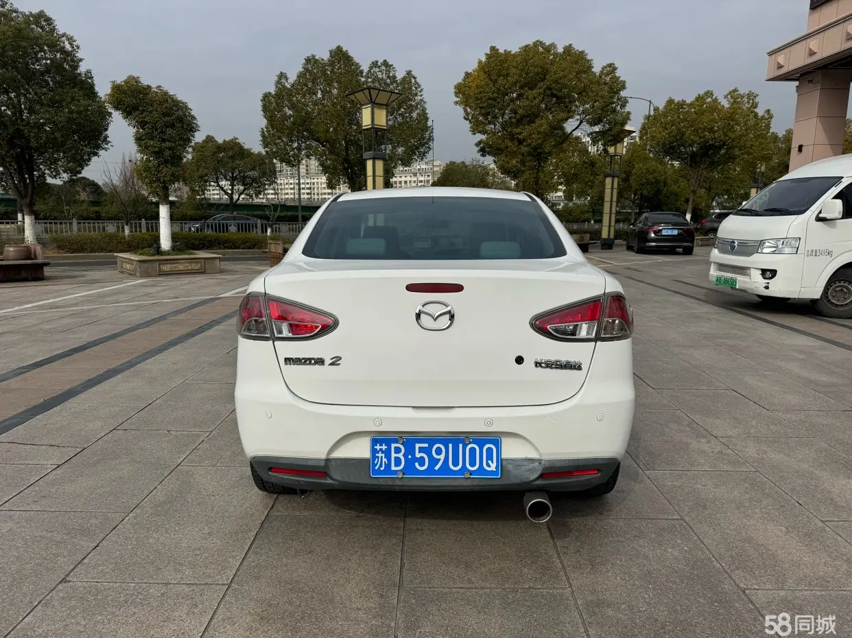 Mazda 2 2010 image de voiture #5