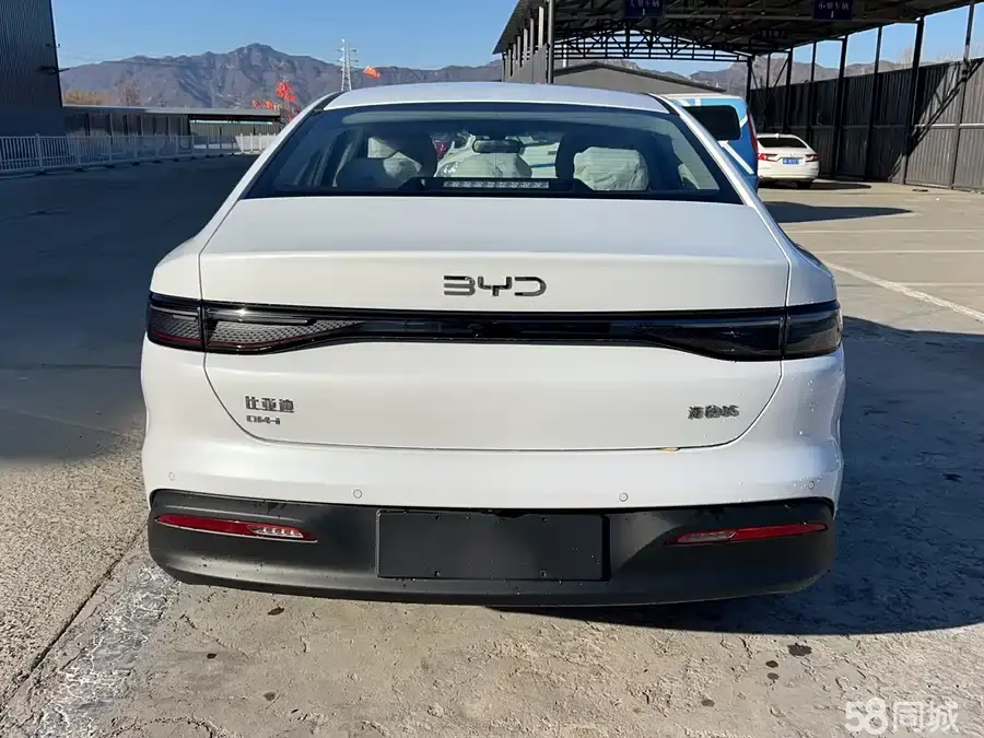 BYD Seal 05 DM-i 2025 car image #5