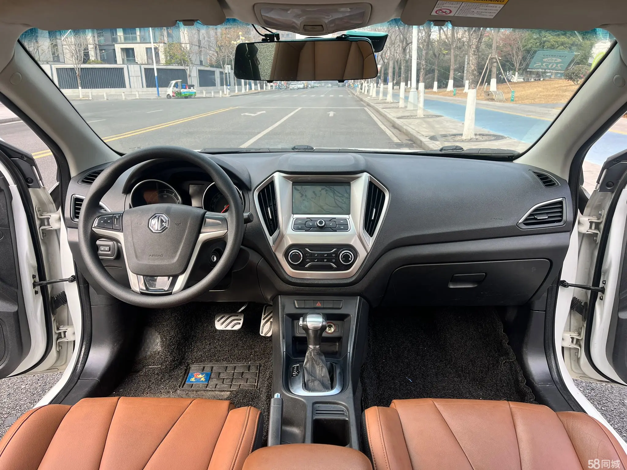 MG GT 2017 car image #5