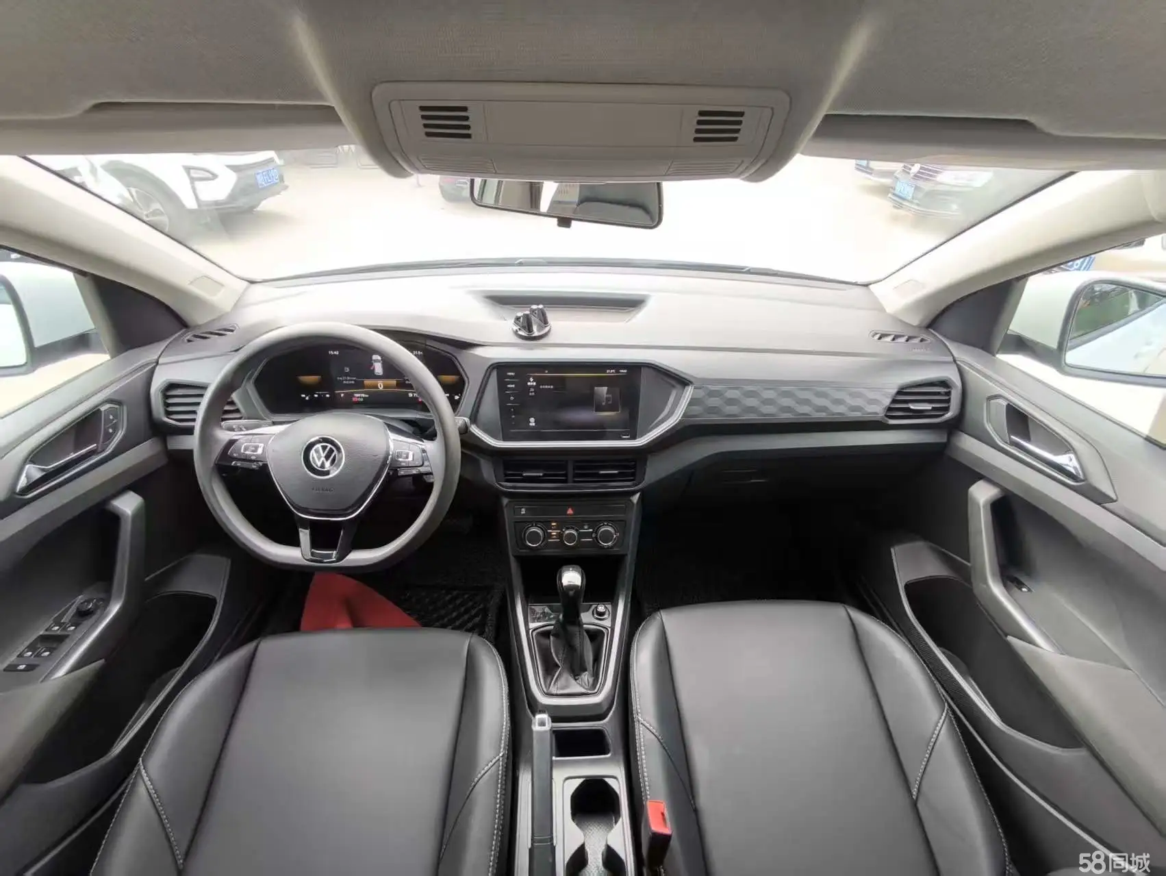 Volkswagen T-Cross 2023 car image #5