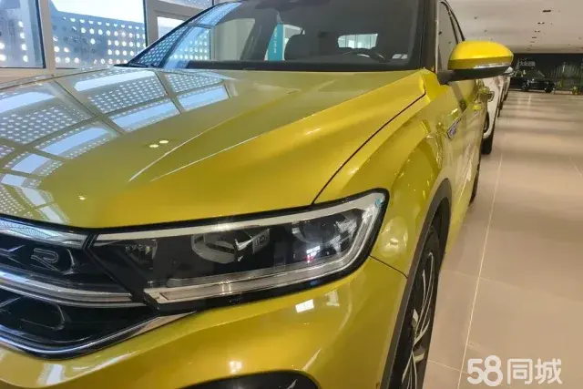 Volkswagen T-Roc 2023 car image #5