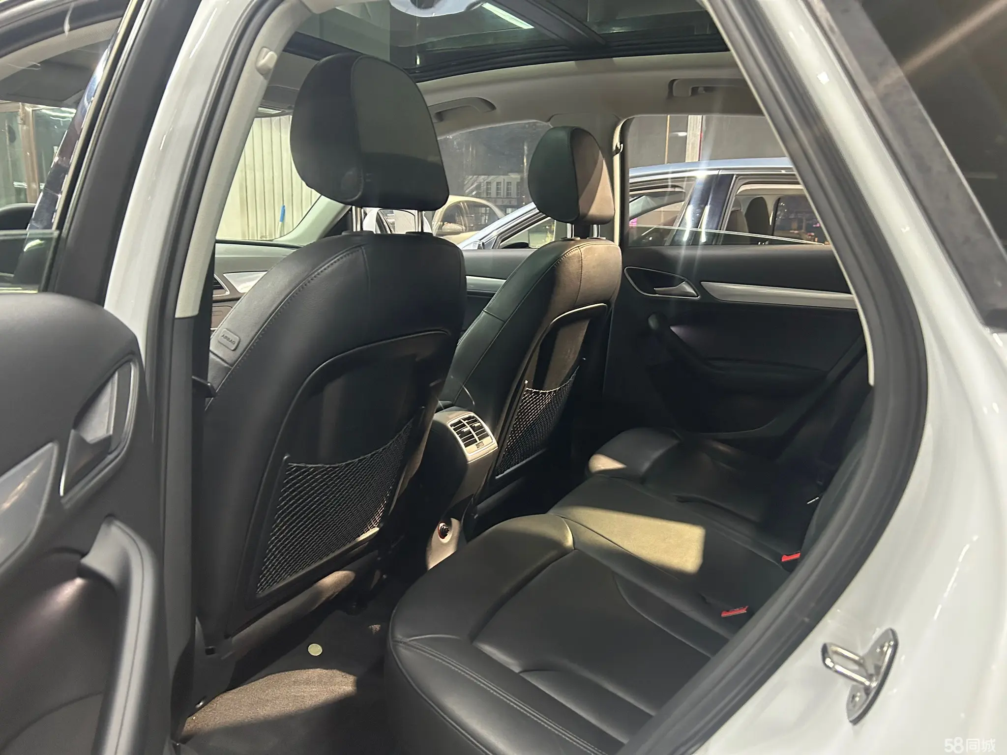 Audi Q3 2015 car image #5