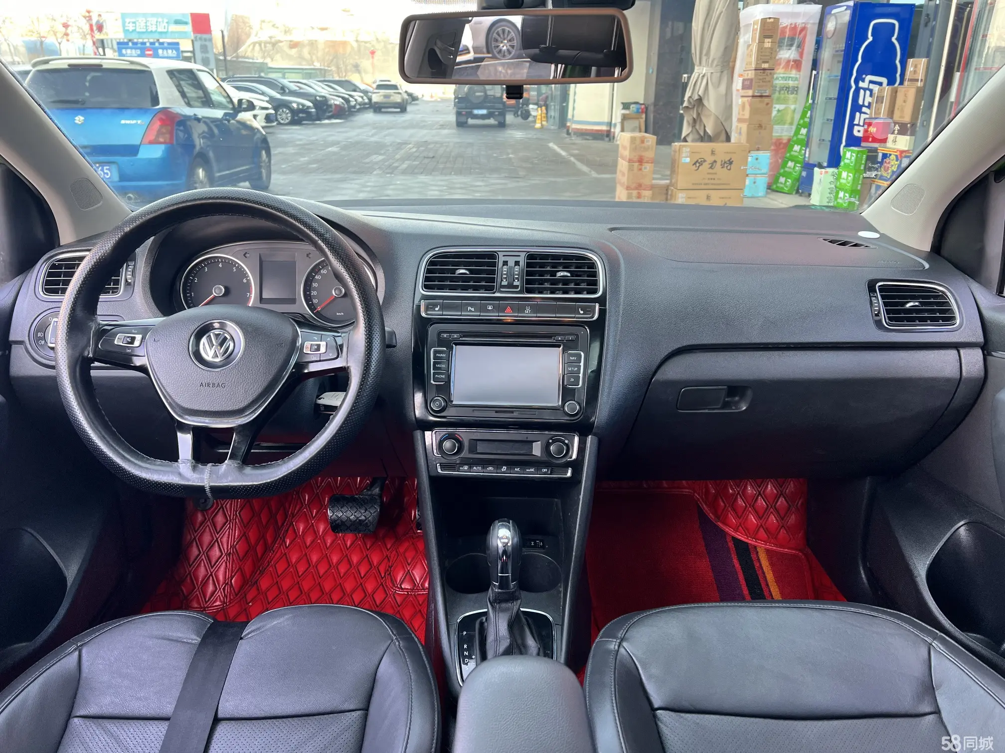 Volkswagen Polo 2015 car image #5