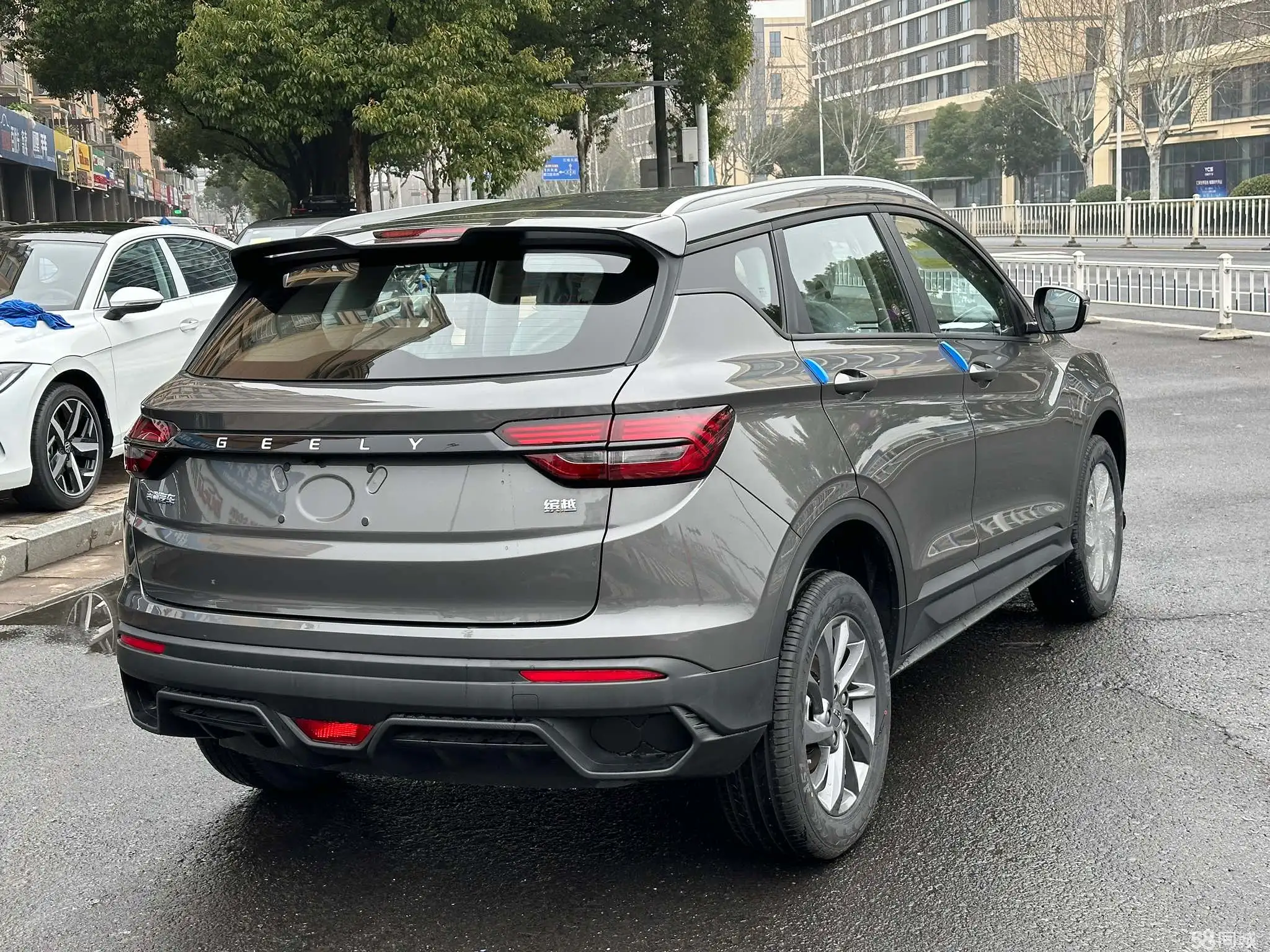 GEELY Coolray 2024 صورة سيارة #5