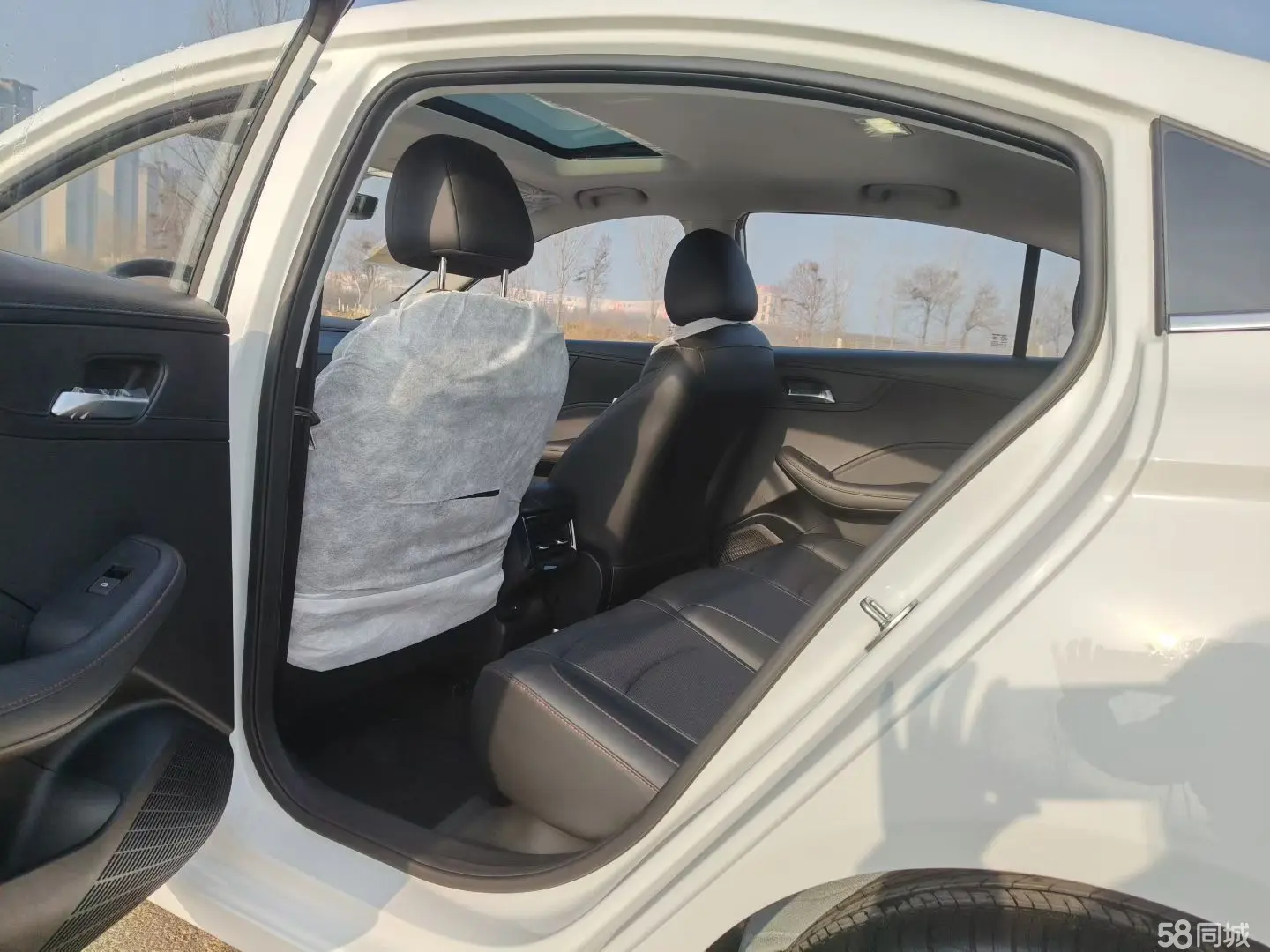 Roewe i5 2026 car image #5