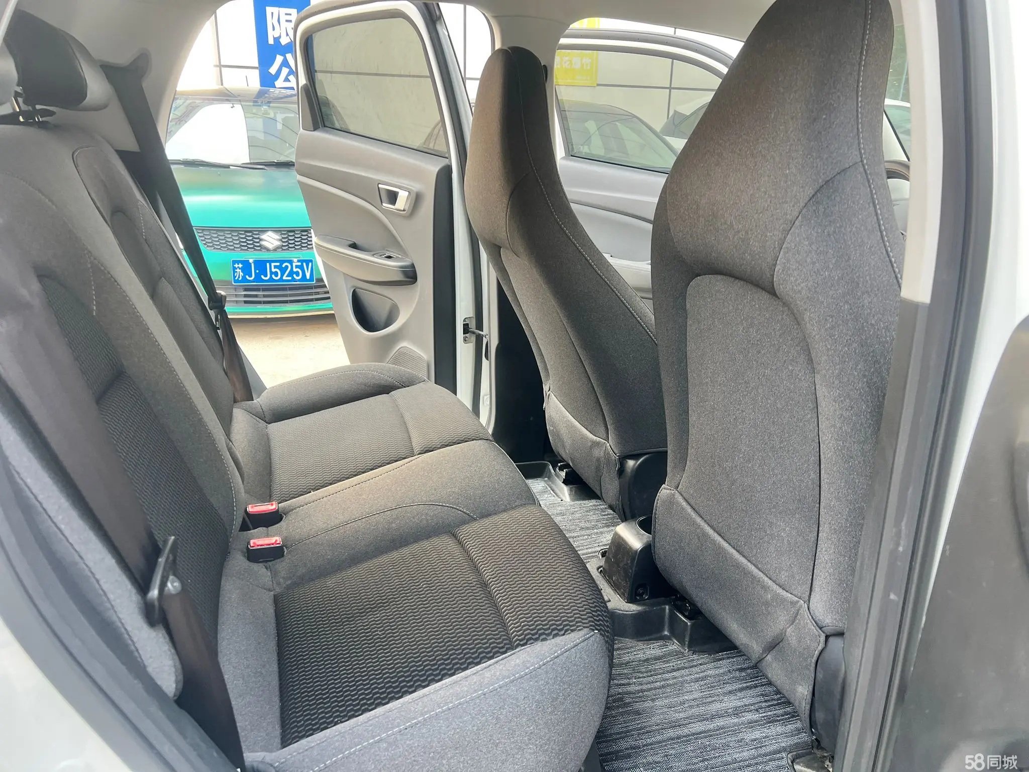 零跑汽车 零跑T03 2021 汽车图片 #5