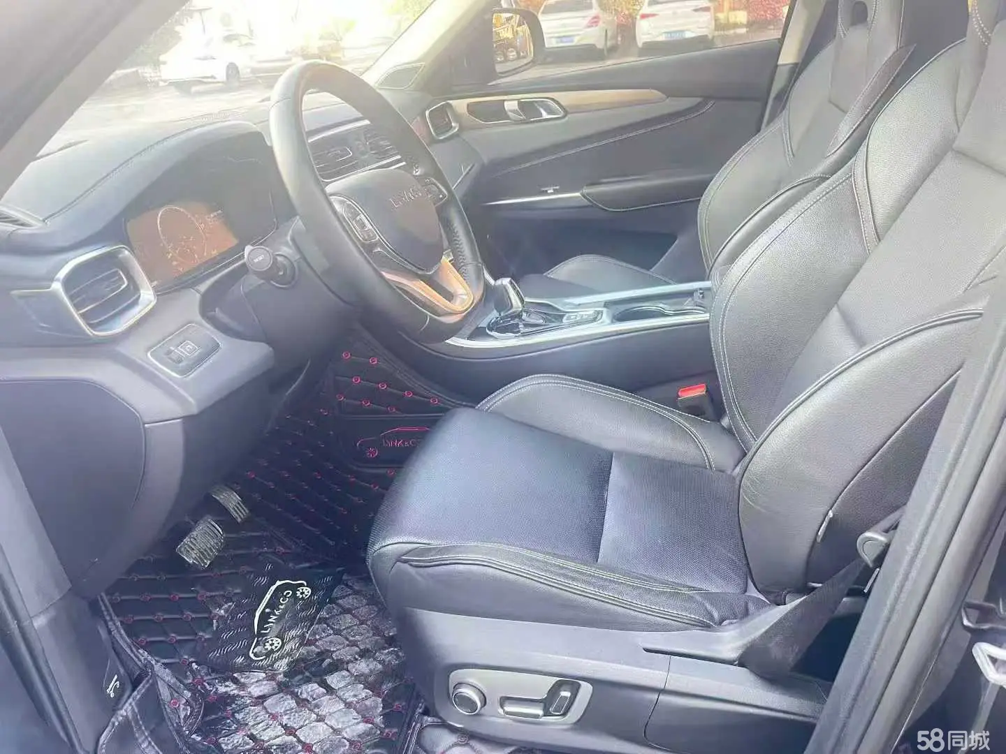 Lynk & Co 01 2019 #5 Lynk & Co 01 2019 car image #5