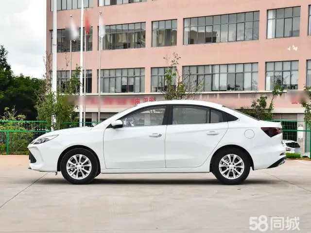 Roewe i5 2026 изображение автомобиля #5
