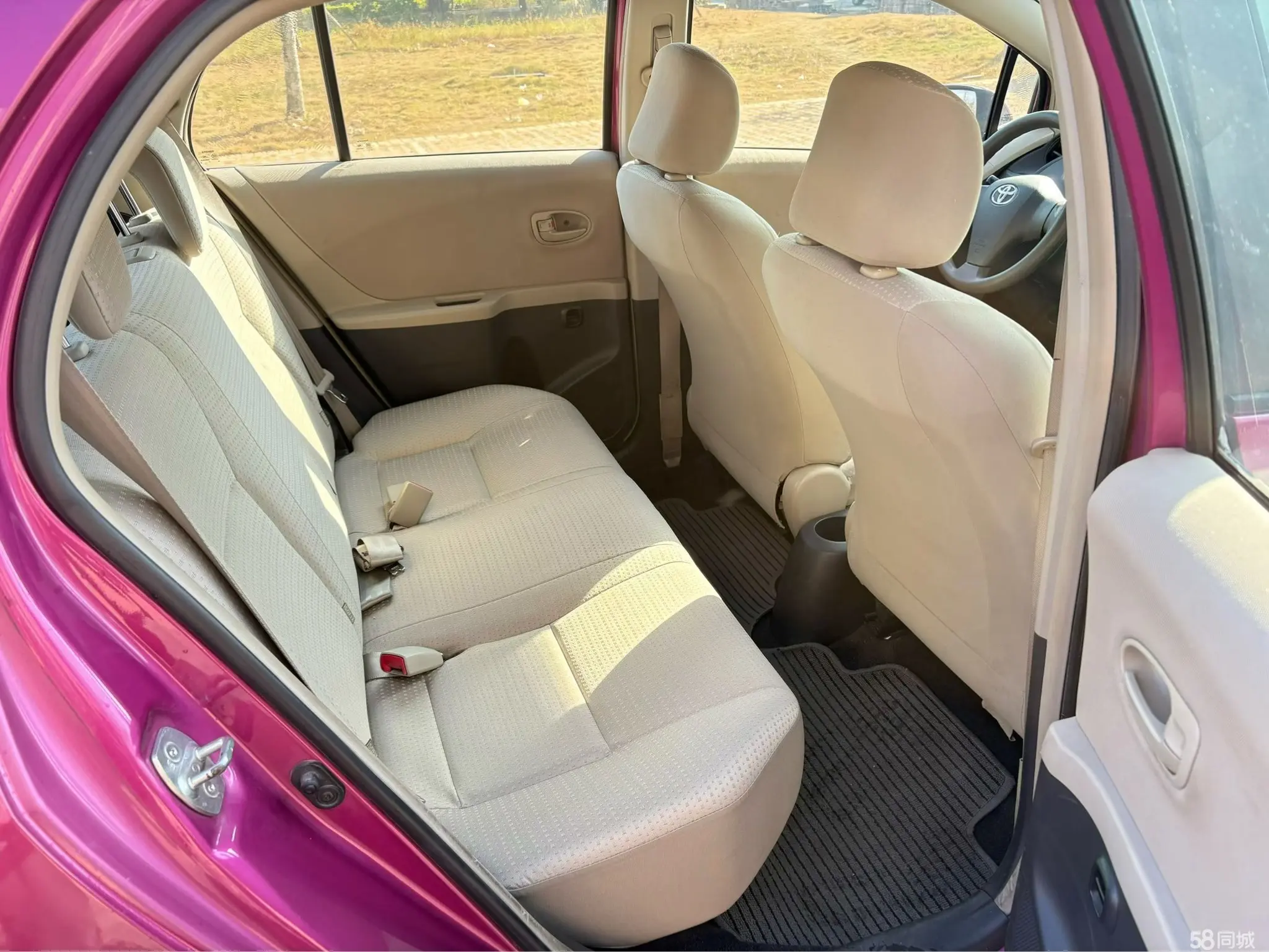 Toyota Yaris 2012 изображение автомобиля #5