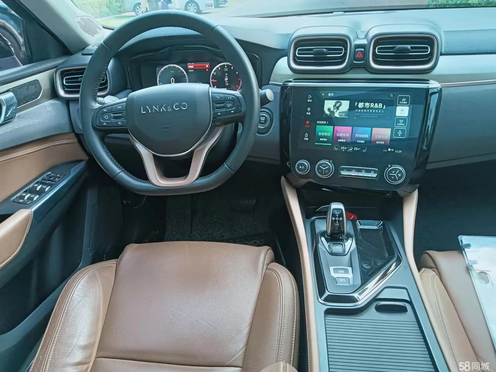 Lynk & Co 03 2019 #5 Lynk & Co 03 2019 car image #5