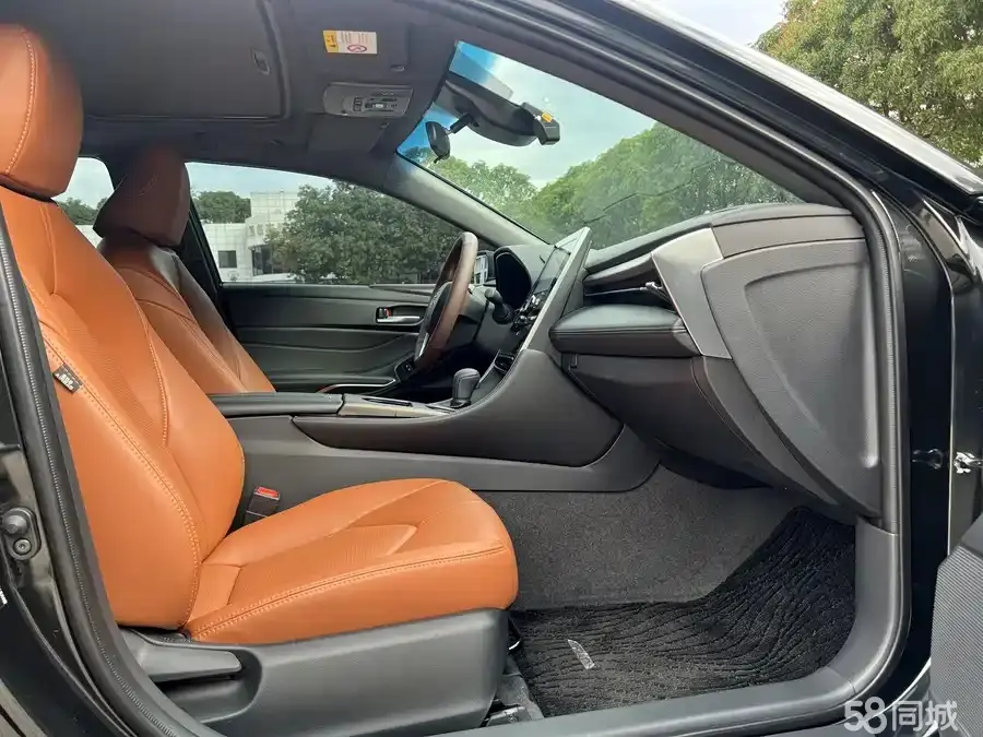 Toyota Avalon 2021 car image #5