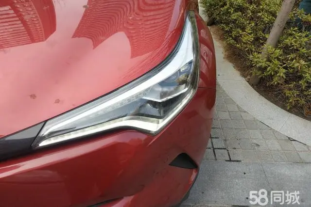 Toyota C-HR 2018 car image #5