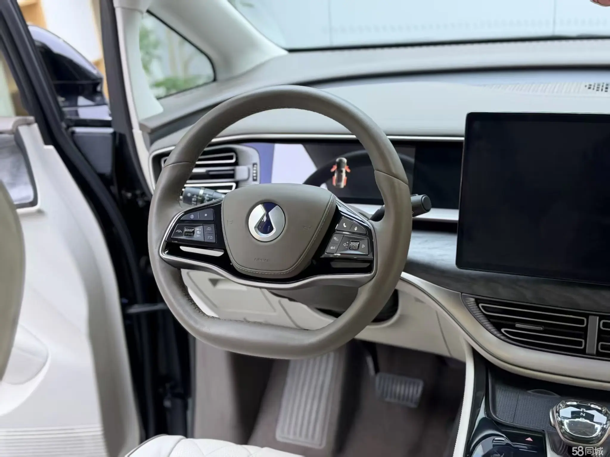 Denza D9 2024 صورة سيارة #5