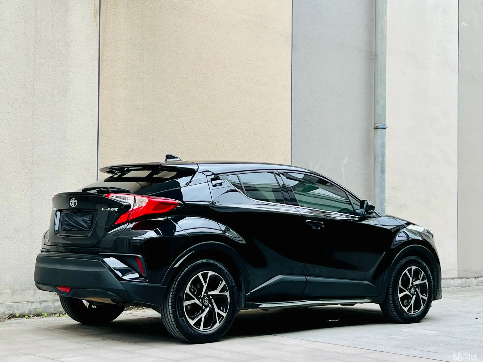 Toyota C-HR 2020 immagine di auto #5