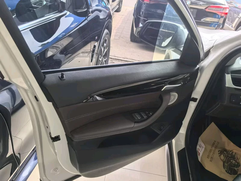 BMW X1 M35Li 2022 #5 BMW X1 M35Li 2022 car image #5