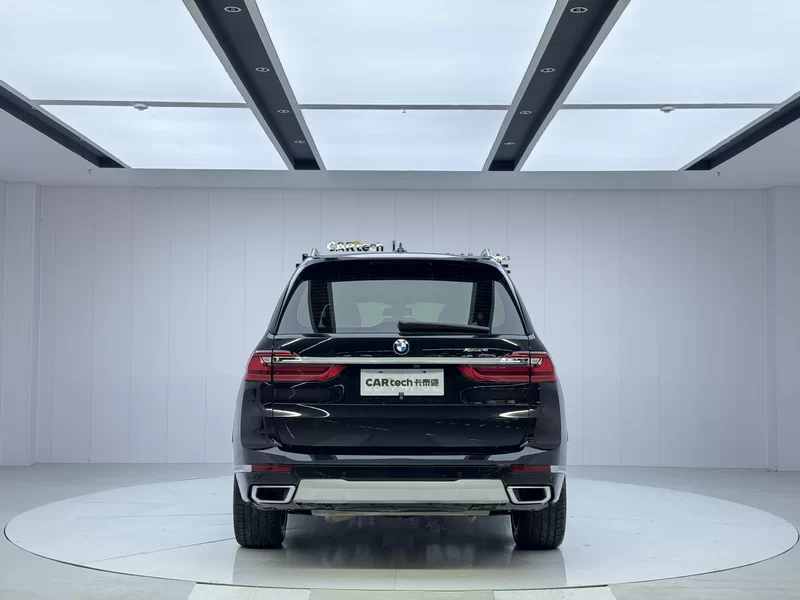 BMW X7 M60i 2021 #5 BMW X7 M60i 2021 car image #5