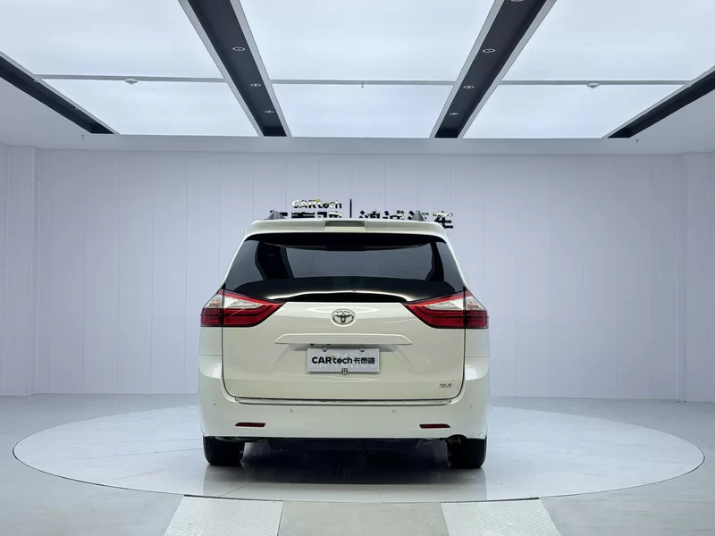 Toyota SIENNA 2019 صورة سيارة #5