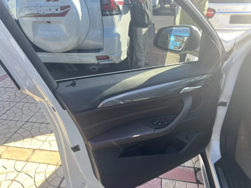 BMW X1 M35Li 2017 صورة سيارة #5