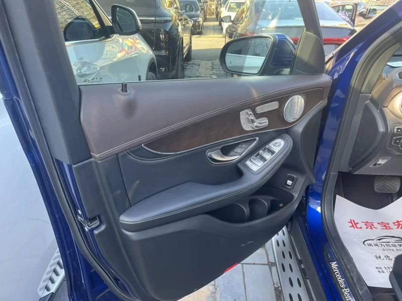 Mercedes-Benz GLC Class 2016 car image #5