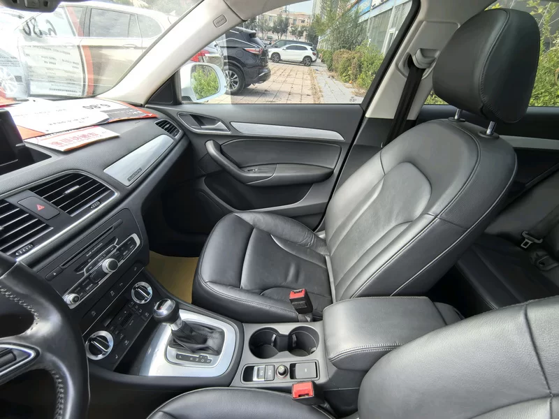 Audi Q3 2015 car image #5