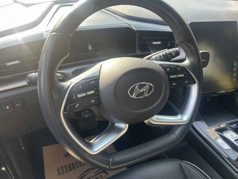 Hyundai Custo 2023 car image #5