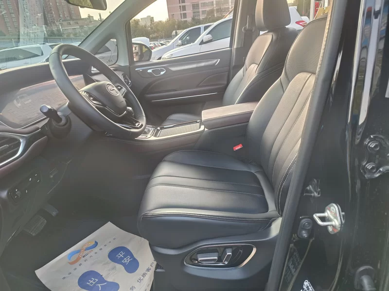 GAC Trumpchi M6 2023 car image #5