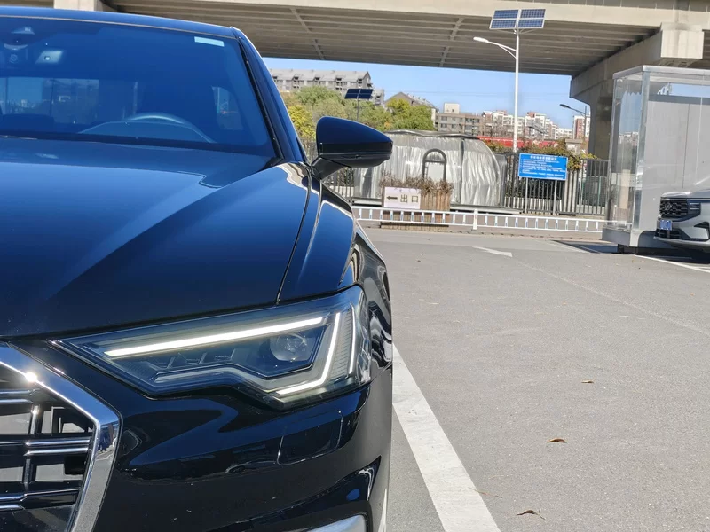 Audi A6L e-tron 2023 immagine di auto #5