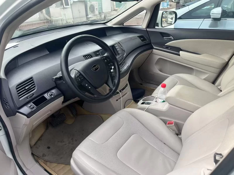 BYD e6 2016 #5 BYD e6 2016 car image #5