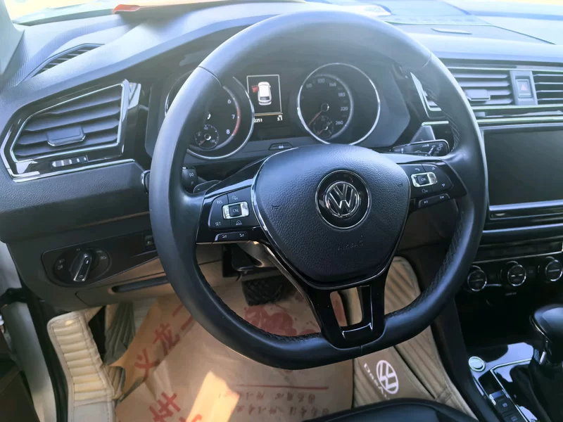 Volkswagen Tiguan L 2018 #5 Volkswagen Tiguan L 2018 car image #5