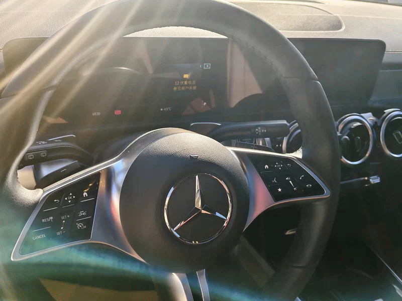 Mercedes-Benz GLB Class 2024 car image #5