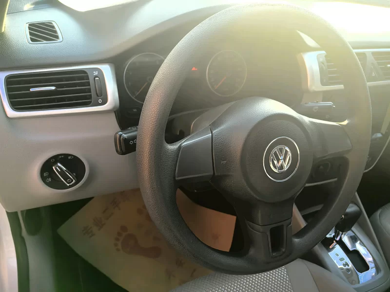Volkswagen Bora 2012 car image #5