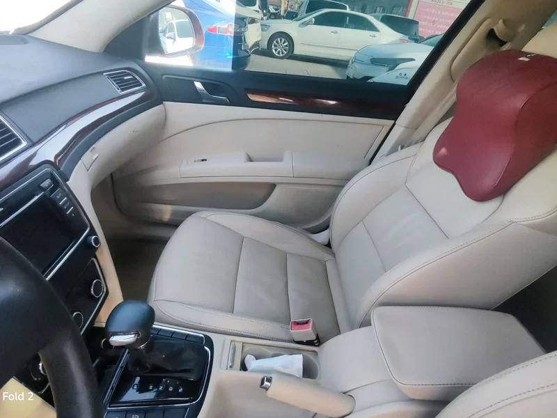 Skoda Superb 2011 car image #5