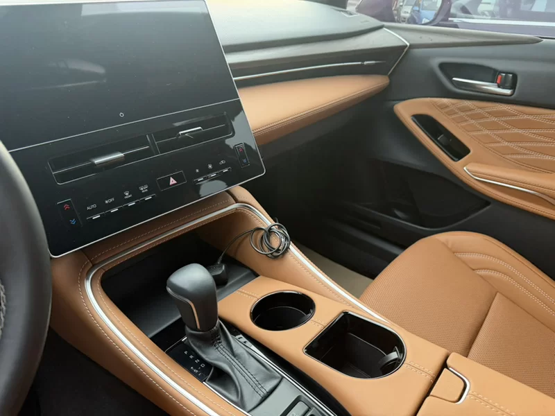 Toyota Avalon 2025 car image #5