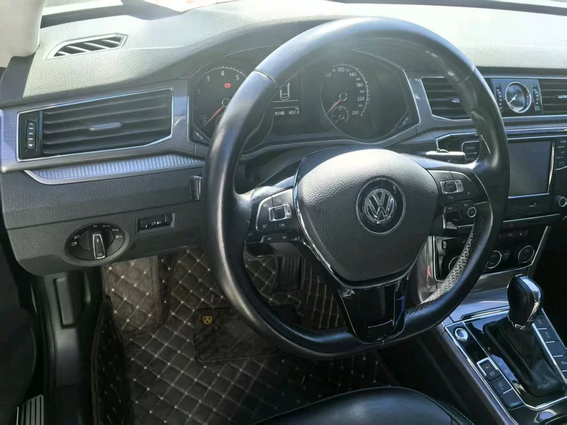Volkswagen Passat 2017 car image #5