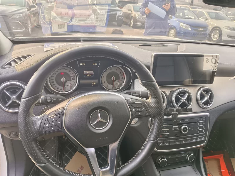 Mercedes-Benz GLA Class 2016 car image #5