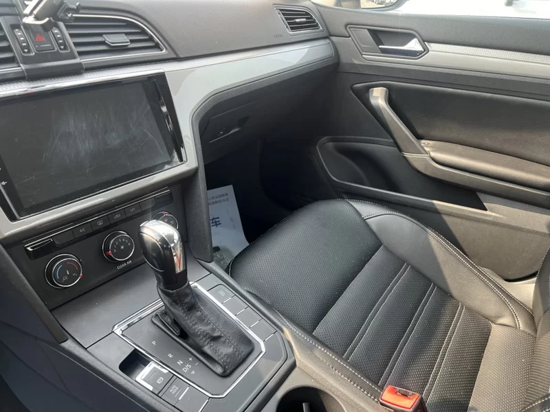 Volkswagen Lamando 2015 immagine di auto #5