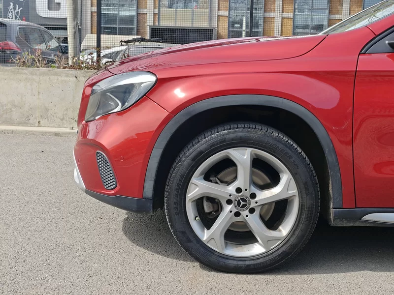 Mercedes-Benz GLA Class 2017 car image #5