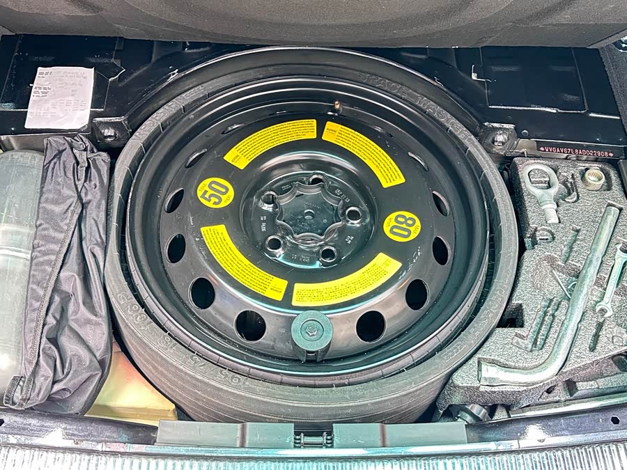 Volkswagen Touareg 2010 immagine di auto #32