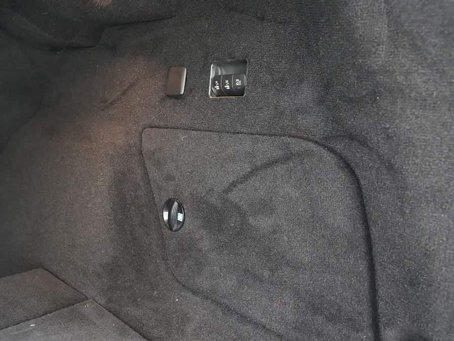 Mercedes-Benz Maybach GLS car image #32