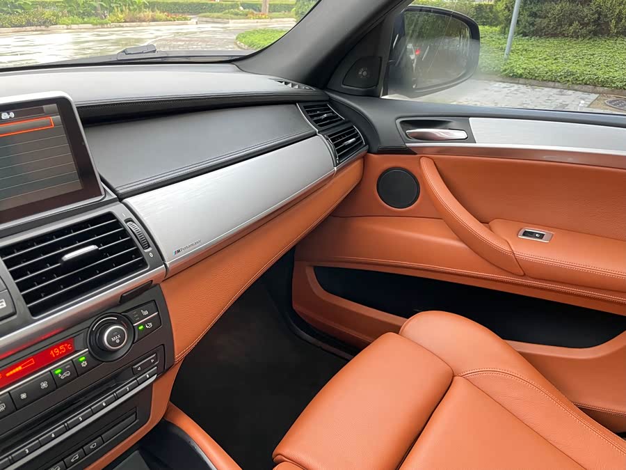 BMW X6 M 2013 #32 BMW X6 M 2013 car image #32