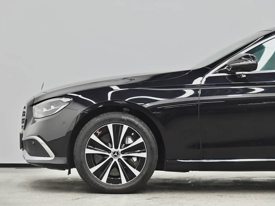 Mercedes-Benz E Class New Energy 2021 car image #32
