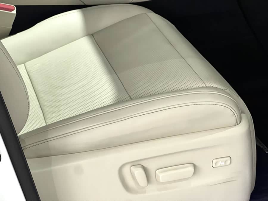 Toyota Alphard 2021 car image #32