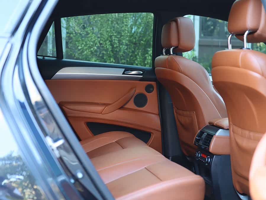 BMW X6 M 2012 car image #32