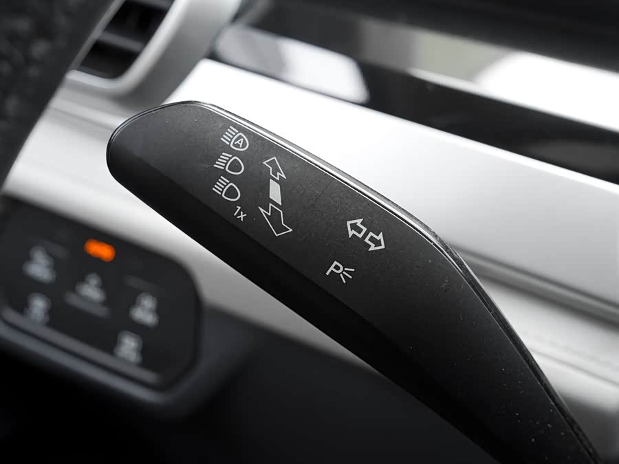 Volkswagen ID.6 Crozz 2023 immagine di auto #32