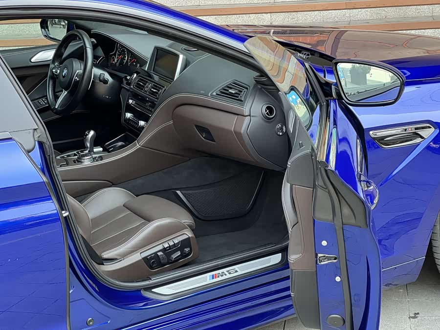 BMW M6 2015 car image #32