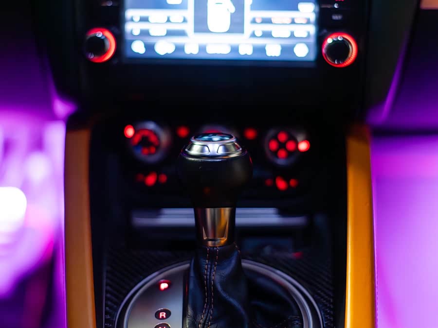 Audi TTS 2011 car image #32