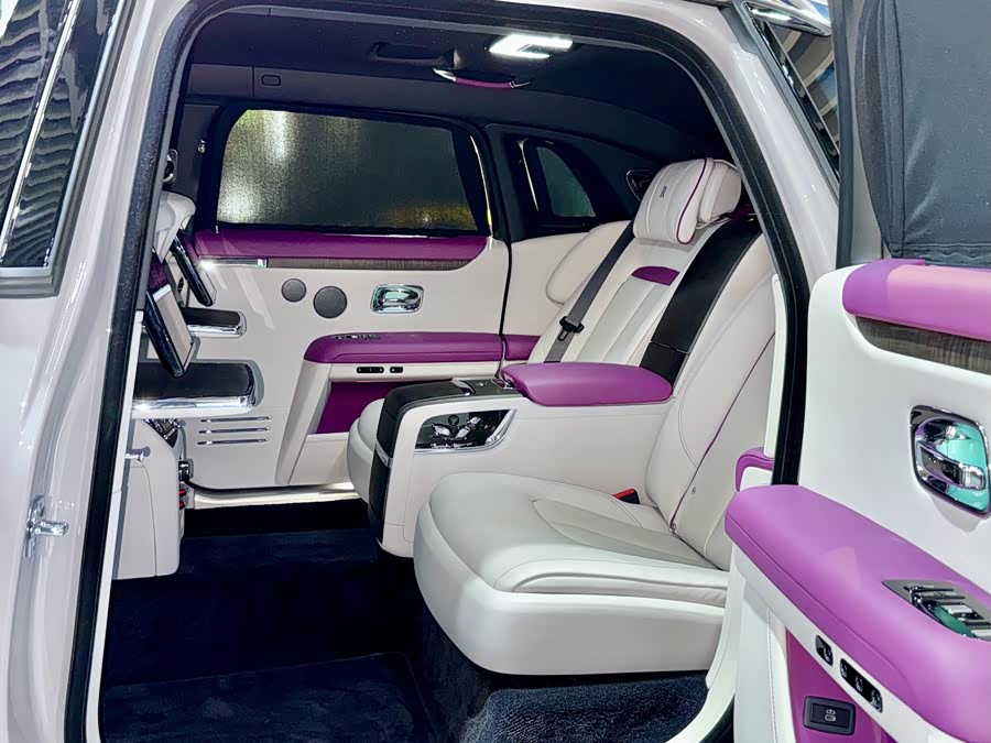 劳斯莱斯 古思特 2023 汽车图片 #32